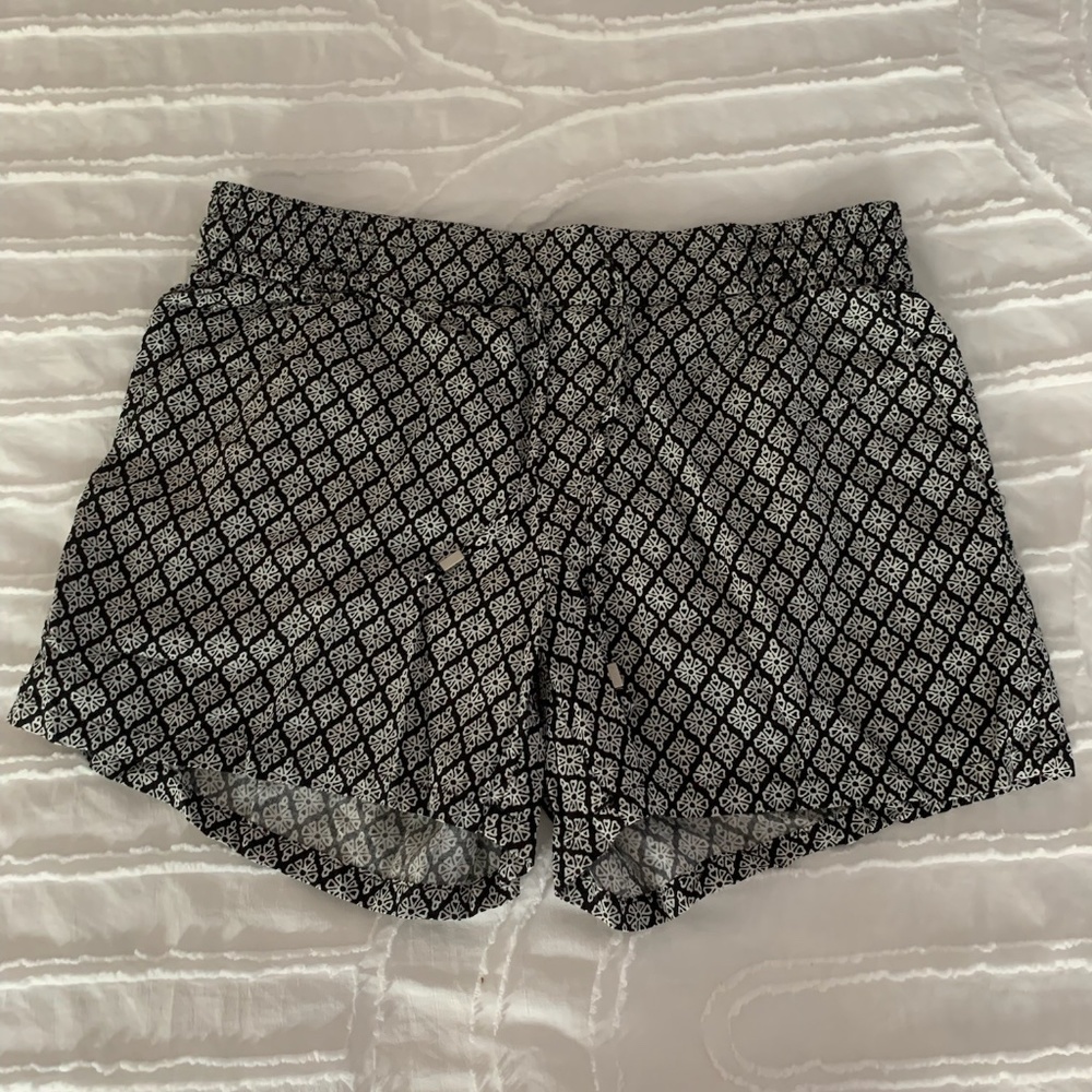 summer casual soft black and white shorts
